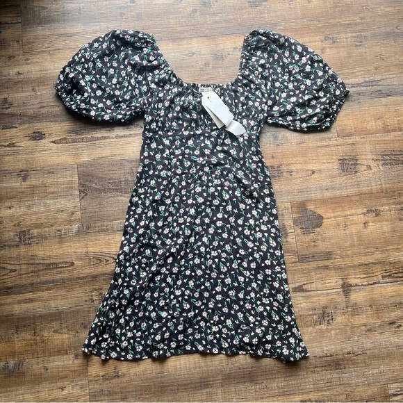 Billabong Women’s Truly Romantic Floral Mini Dress Black Size Small 100% Viscose - Picture 1 of 7